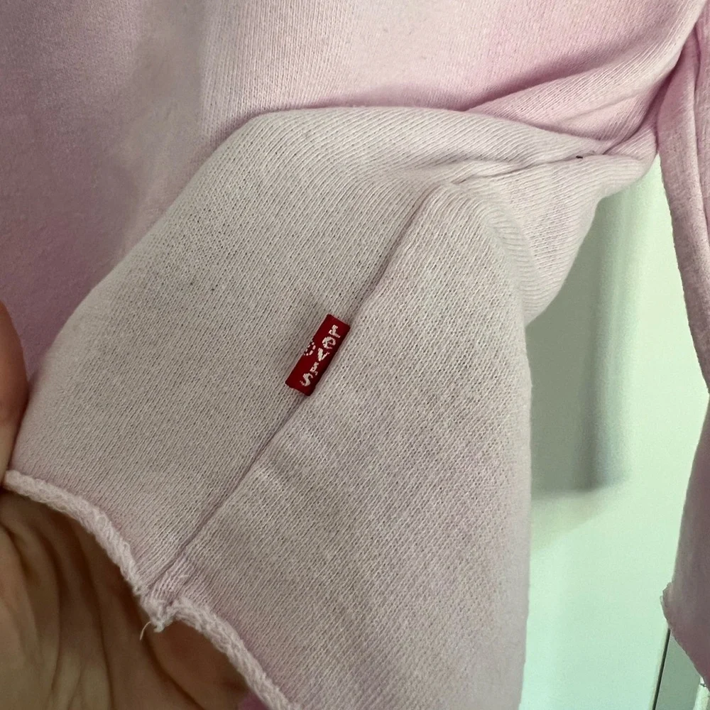 Levi’s: Logo Semi Crop Baby Pink Sweatshirt: Size Small - Picture 3 of 7